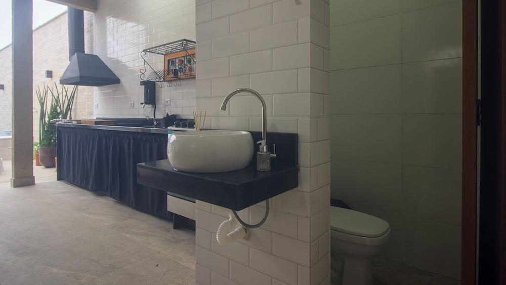 Piscina Grande - 4 Suites e area Gourmet