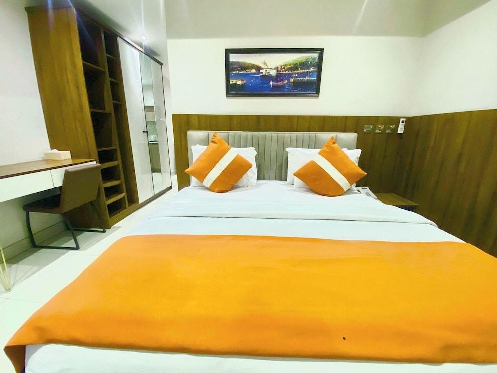 Phoenix Imperial Hotel and Apartment