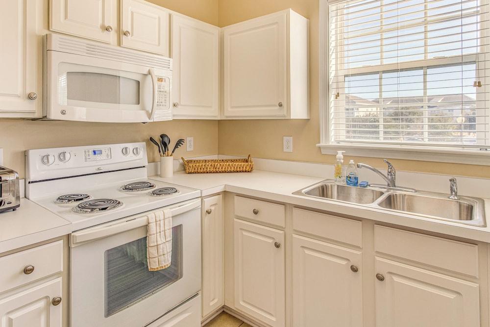 Beach Shuttle & Pool: North Myrtle Beach Condo!