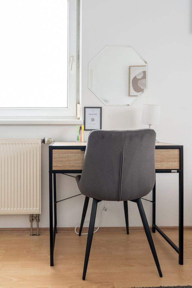 COY Apartments Steyr - Work & Relaxation