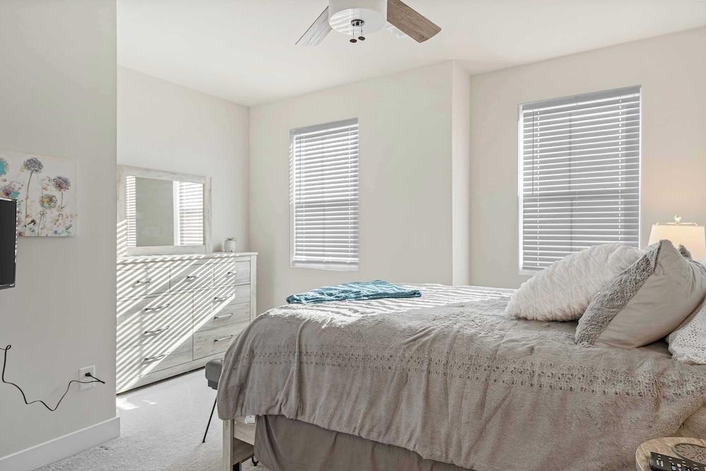 Milos Haven Close to Beaches!