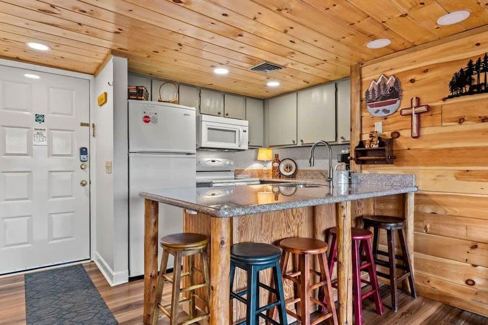 Indoor Pool Sleeps 7 Mountain Views Playground