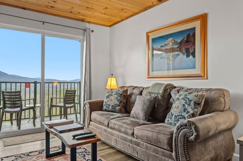 Indoor Pool Sleeps 7 Mountain Views Playground