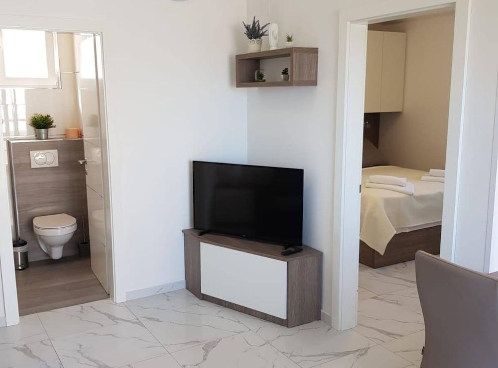 Apartments Sun Dance 2 With Heated Pool