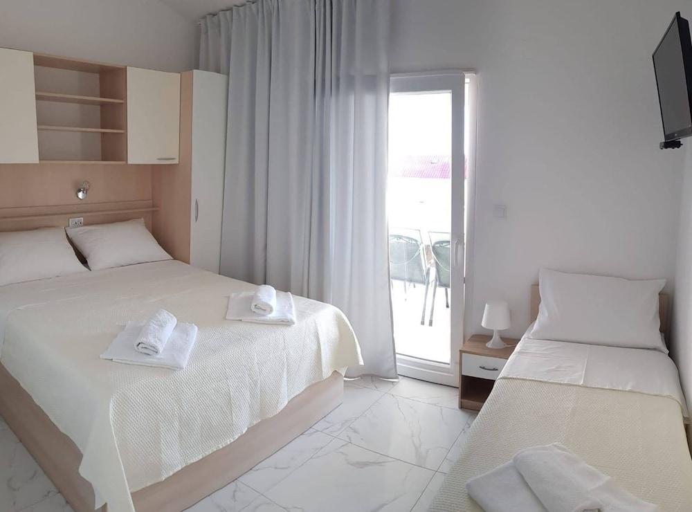 Apartments Sun Dance With Heated Pool