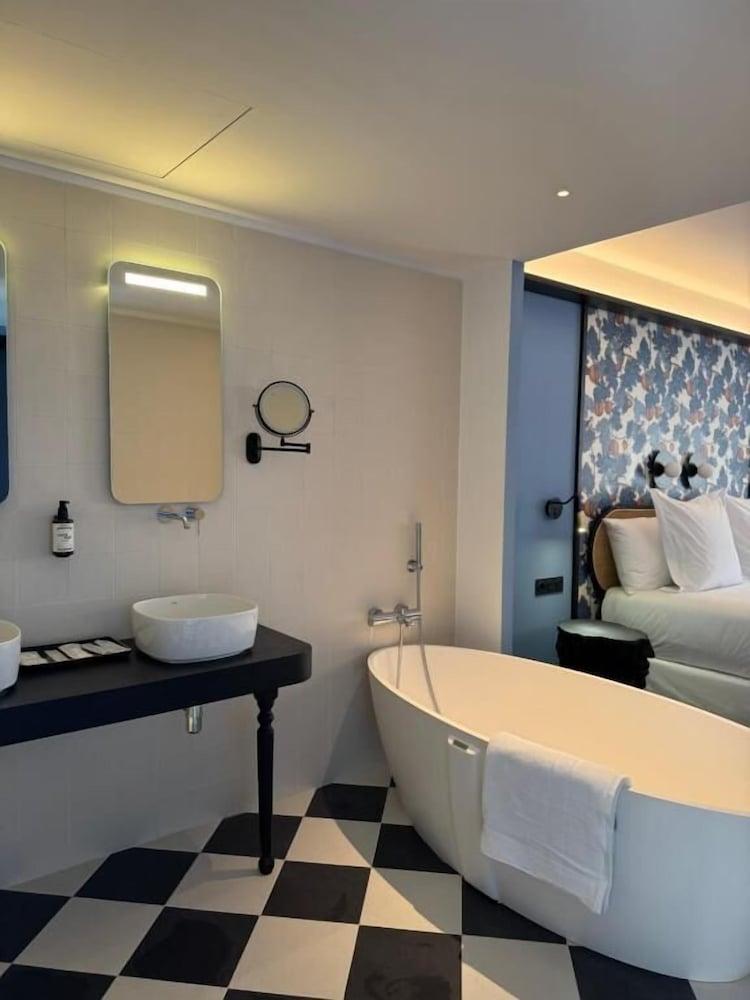 Hotel Divino by Fimedhotels