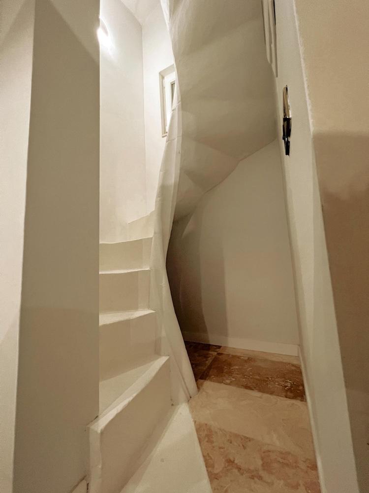 Local Living 2BR 2BA With Patio - Duplex Apartment