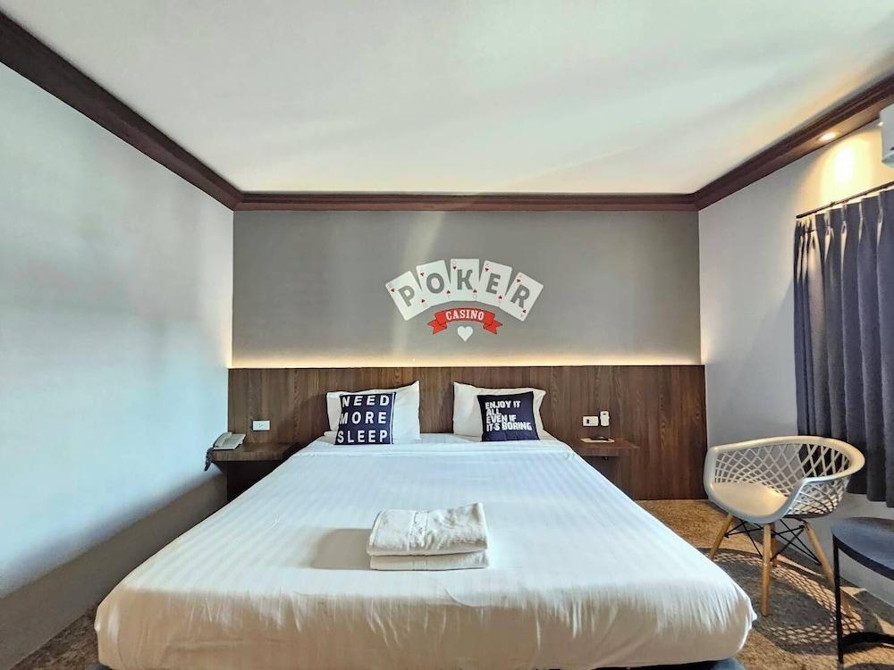 Paramount Palace Hotel Dannok