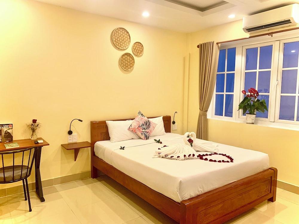 Aman Riverside Hotel