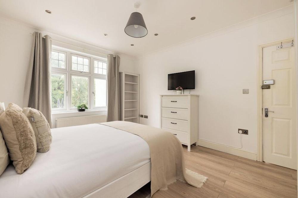 Cosy Double Room in Acton