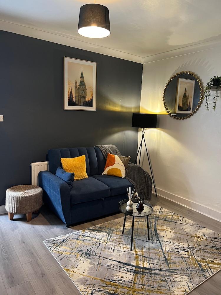 Gms Luxury House in Chatham