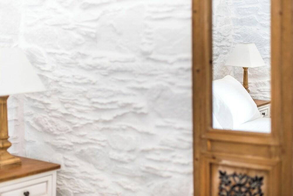 Ifigeneia Luxury Villas