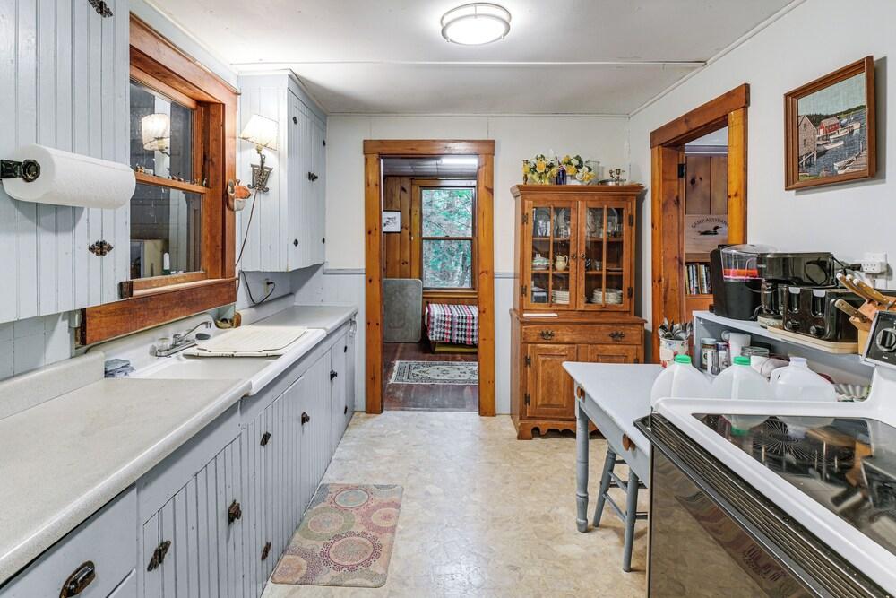 Dock, Beach, Views: Rustic Green Lake Cottage