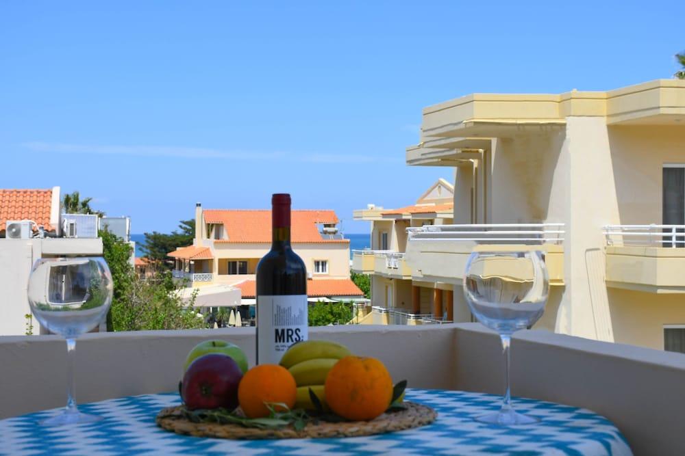 Nik Litinas Apartments With Pool