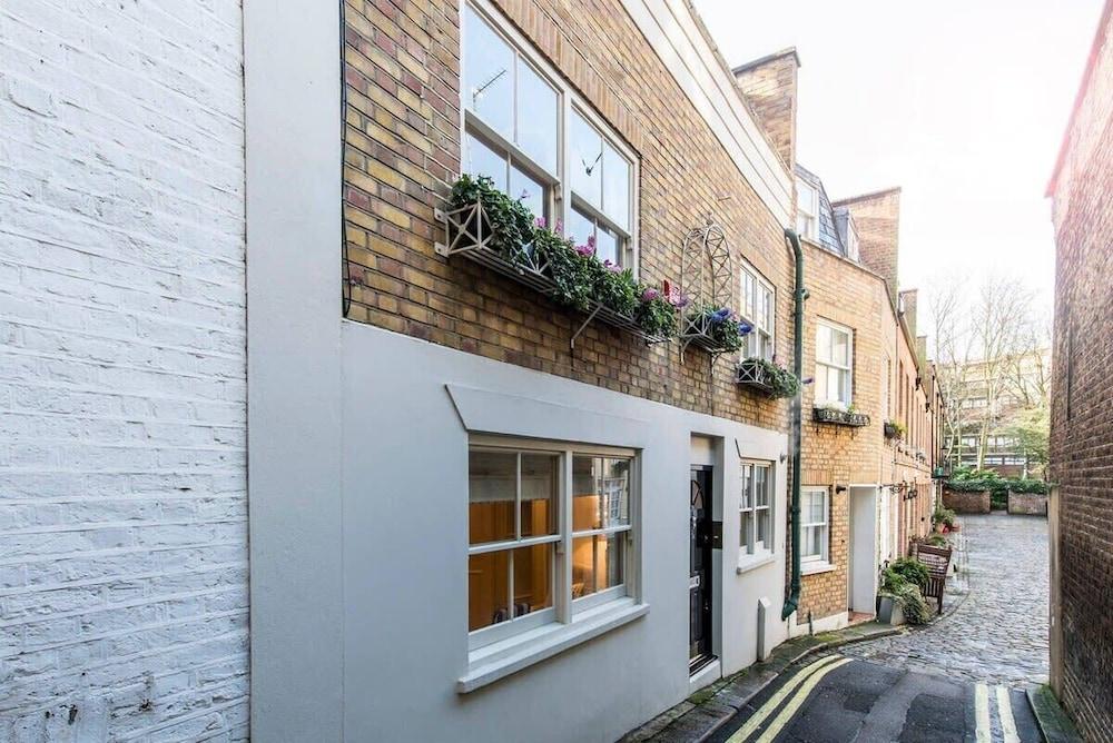 3 Bedroom Mews House - Marble Arch