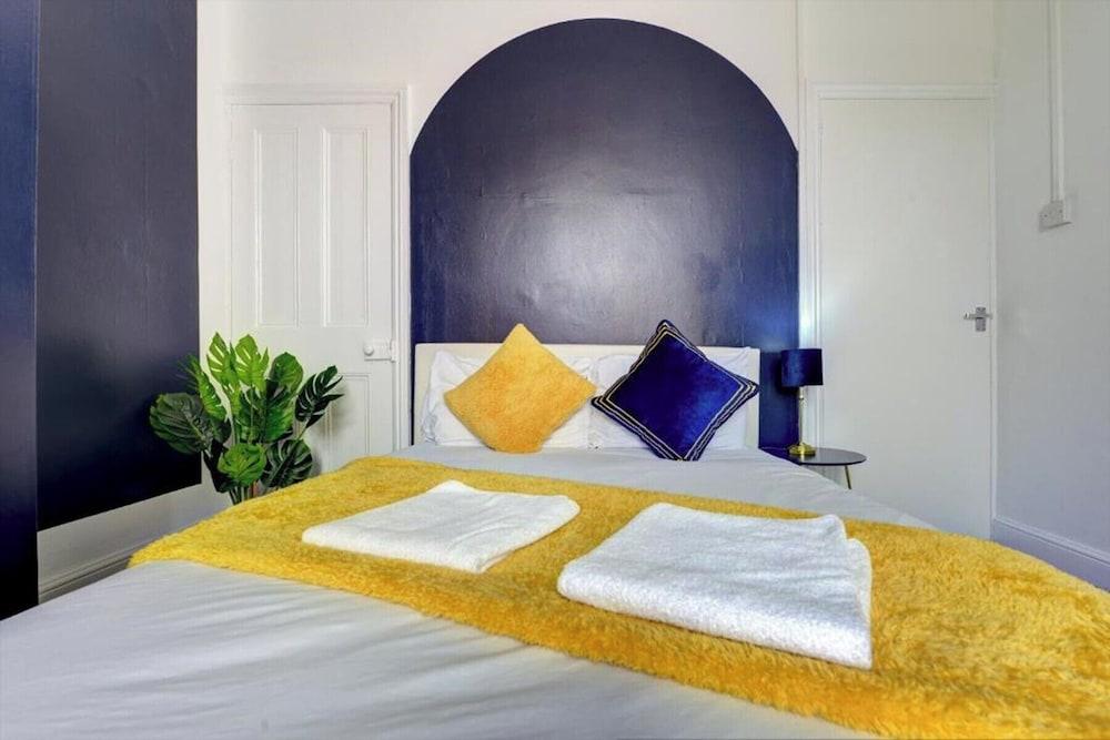 Central - 2br House - Free Parking - Garden