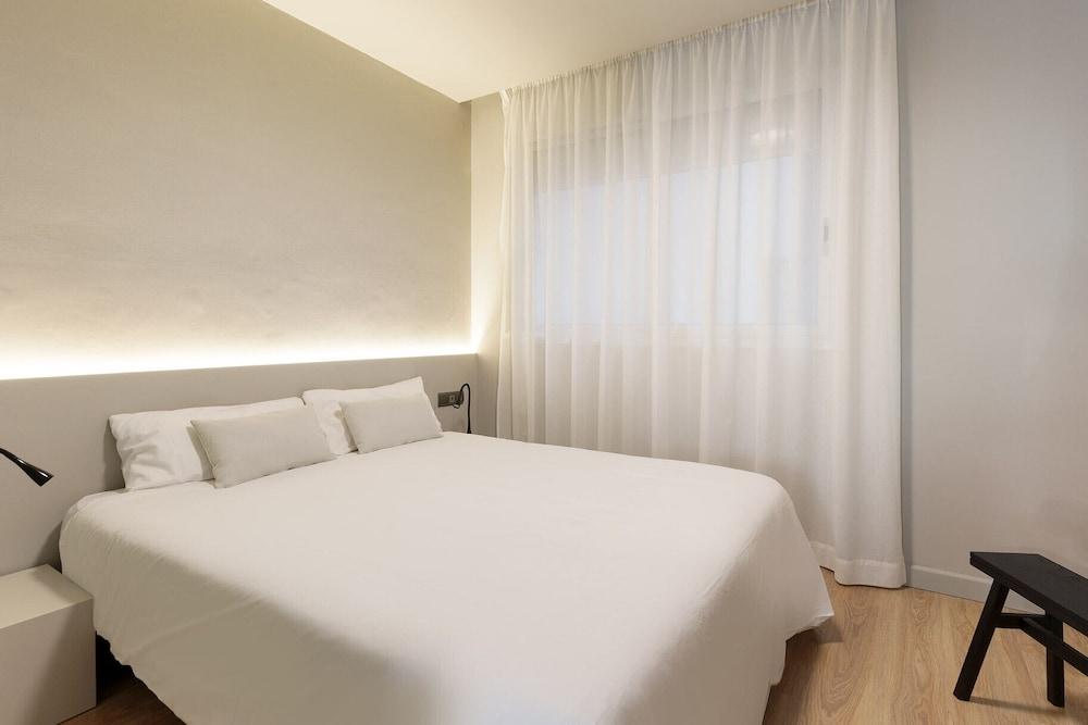 Casanova Apartments By Olala Homes