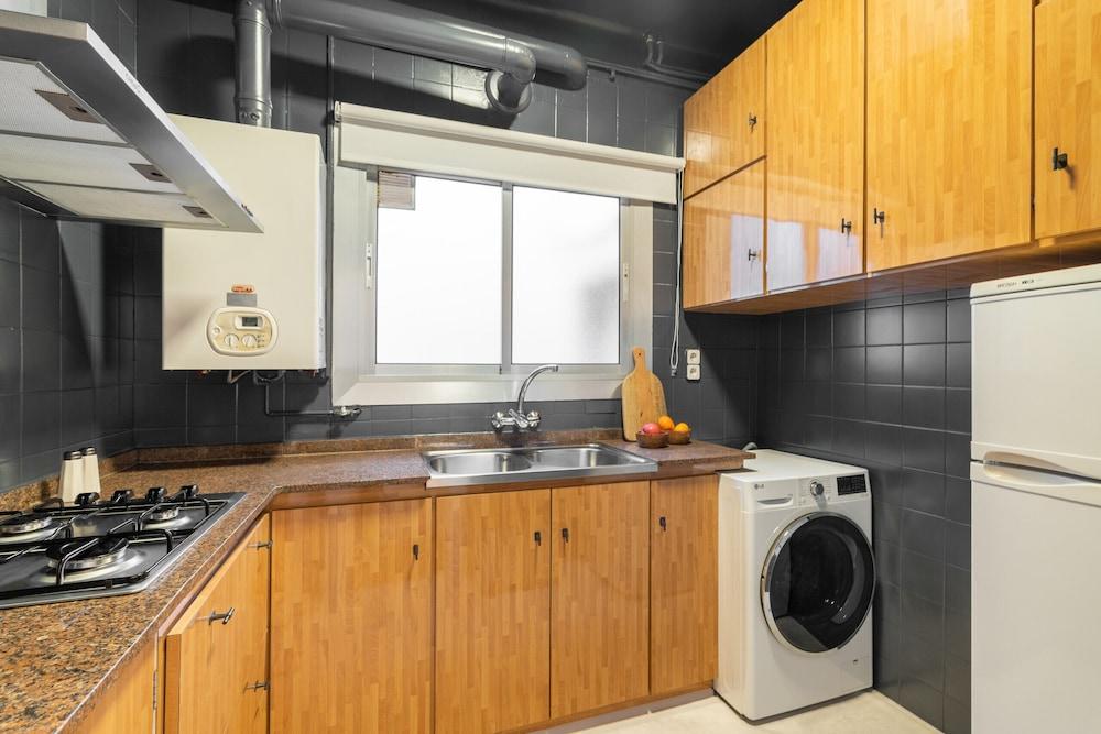 Rafael Apartment by Olala Homes