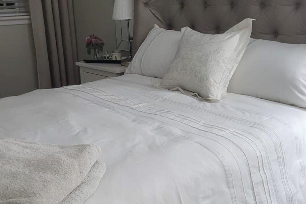 3 Bedroom, Sleeps 6, Free Parking