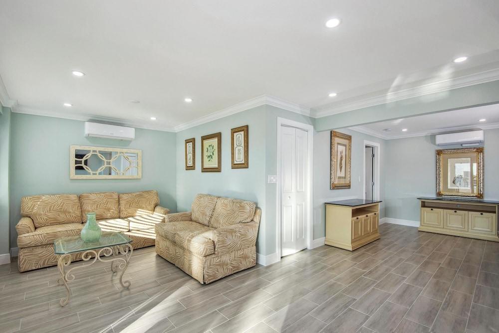 Bayview Sunset Getaway B