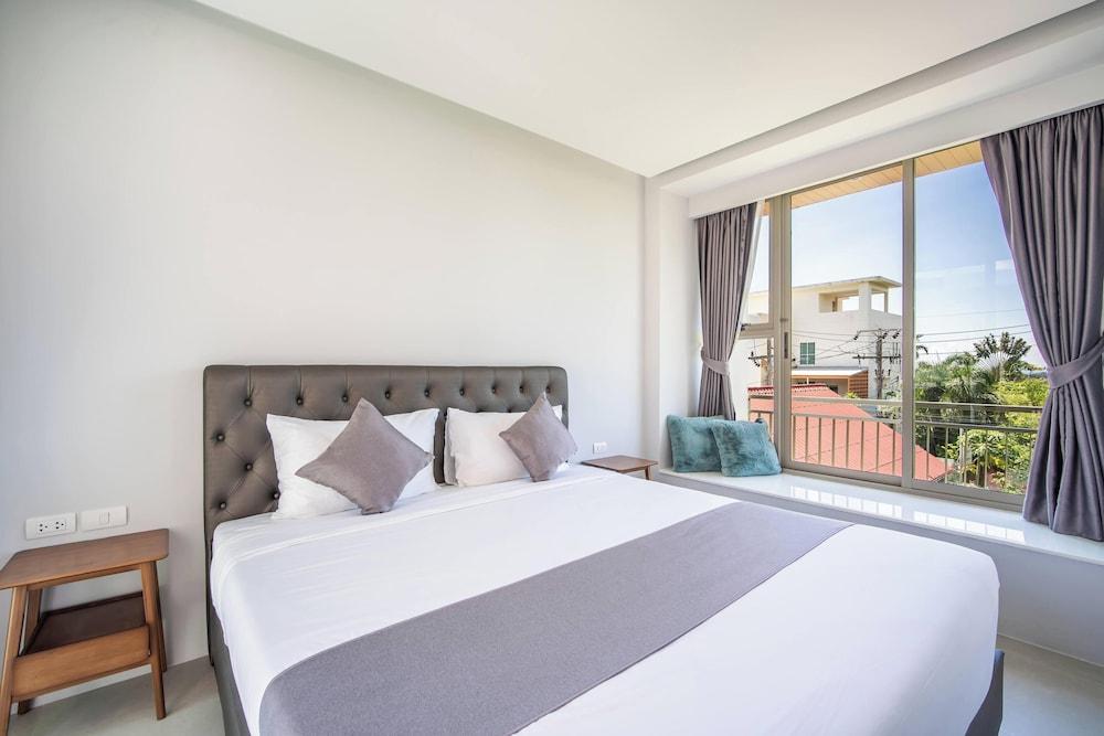 Classic Modern Pool Villas Rawai 3BR