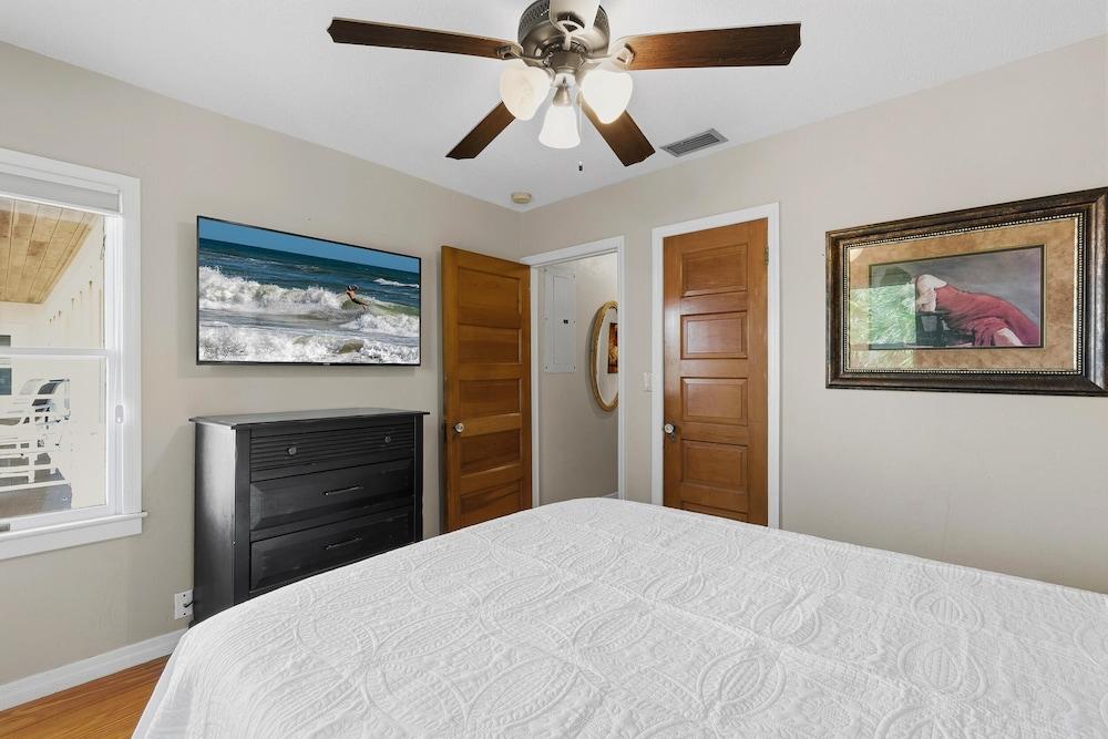 Decked Out House On Hill St