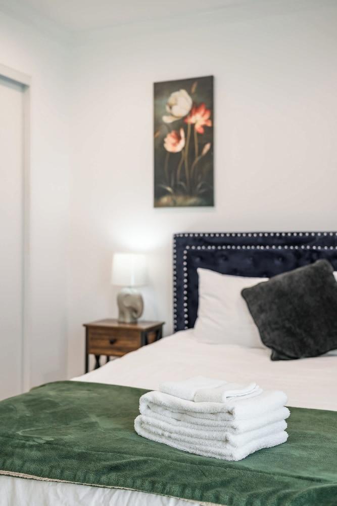 Comfy Retreat With Yard & Cozy Interiors