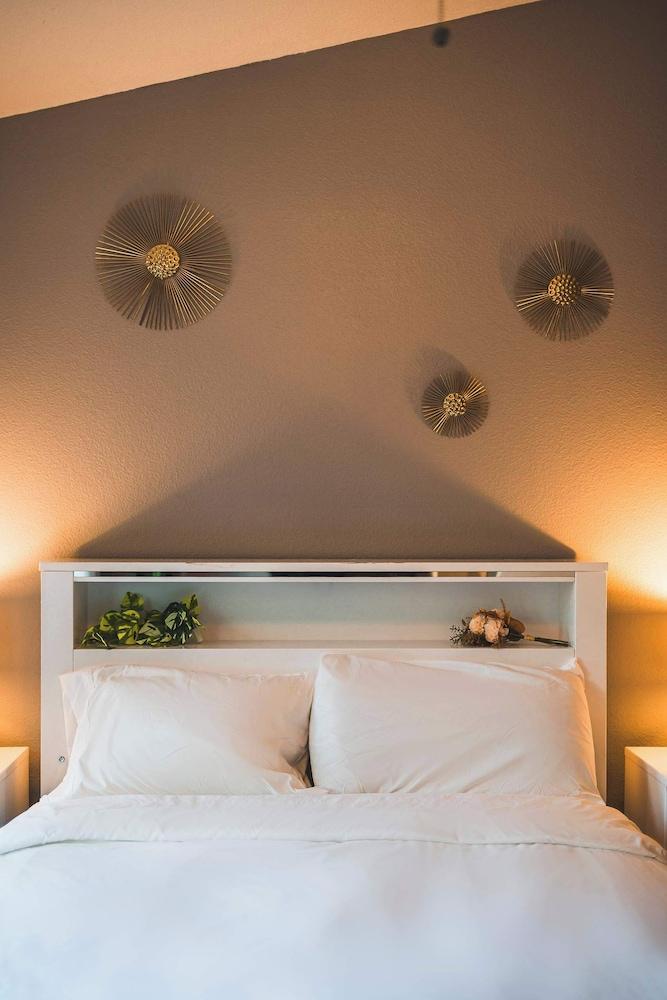 Spacious Retreat w Modern Decor and Private Yard