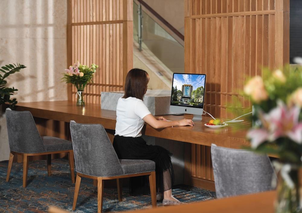 Mehood Lestie International Hotel Nancun Wanbo Metro Station Branch