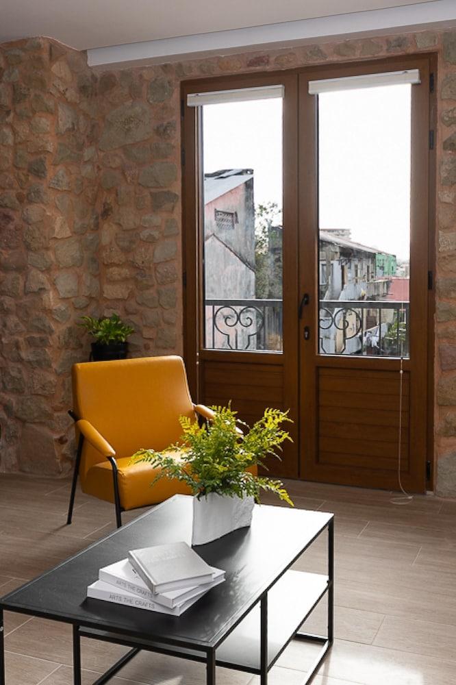 The Danian Condo by Acomodo Casco Viejo