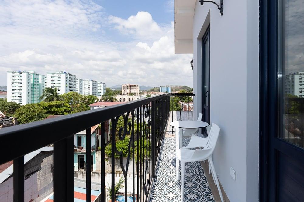 The Acapella Condo by Acomodo