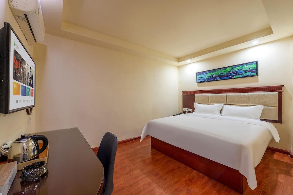 Huahang Hotel - Free airport shuttle bus