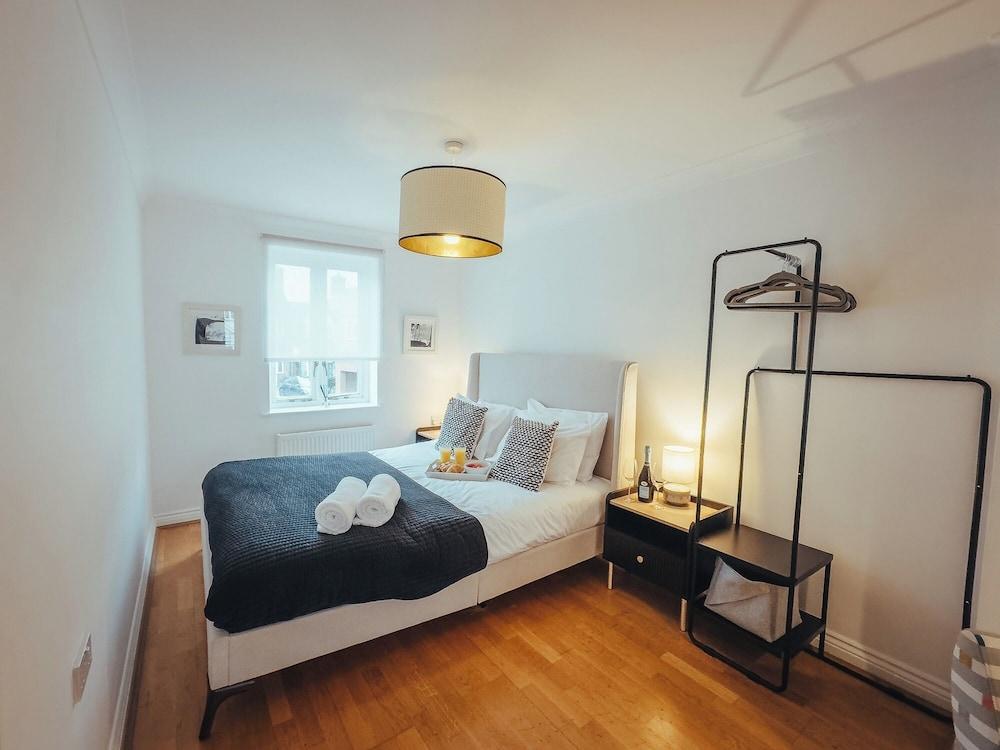 Contractors Retreat- Free Parking