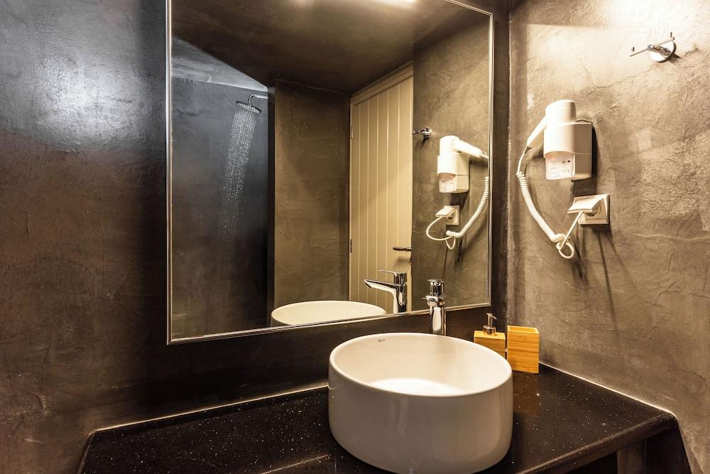 Mardanza Krokos Suites