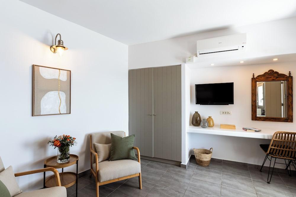 Mardanza Krokos Suites