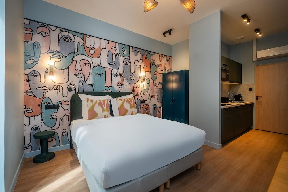 Montmartre Paris Suite