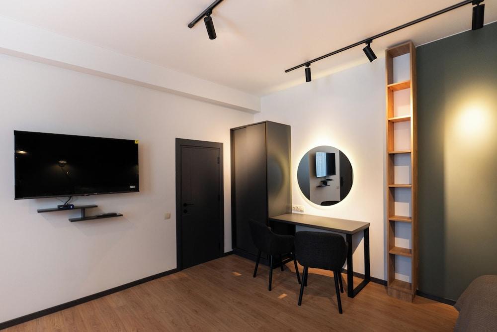 Stones Throw Apartments