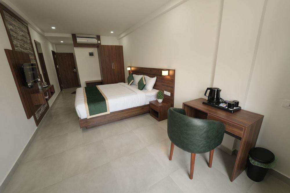 GEORJOYS HOTELS & RESORTS