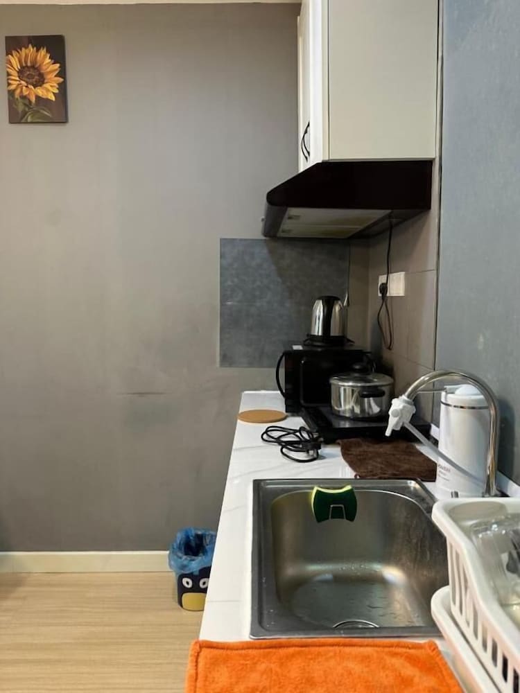 Champs Elysees Homestay by Landmark