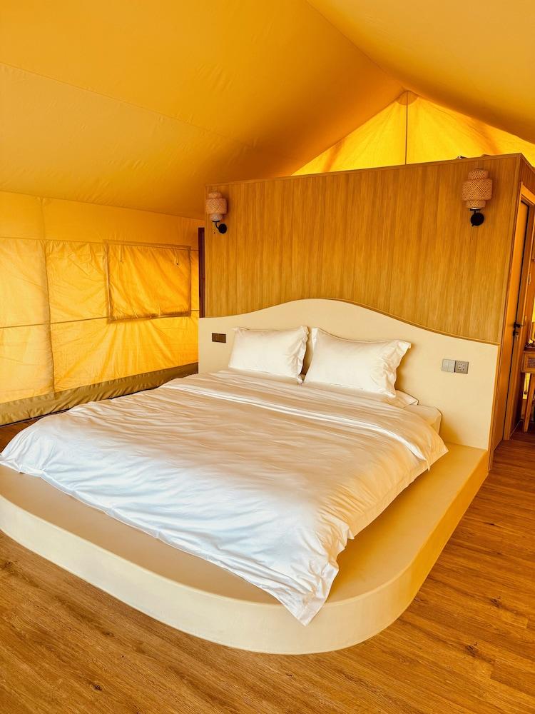 QING Luxury Campground Hotel