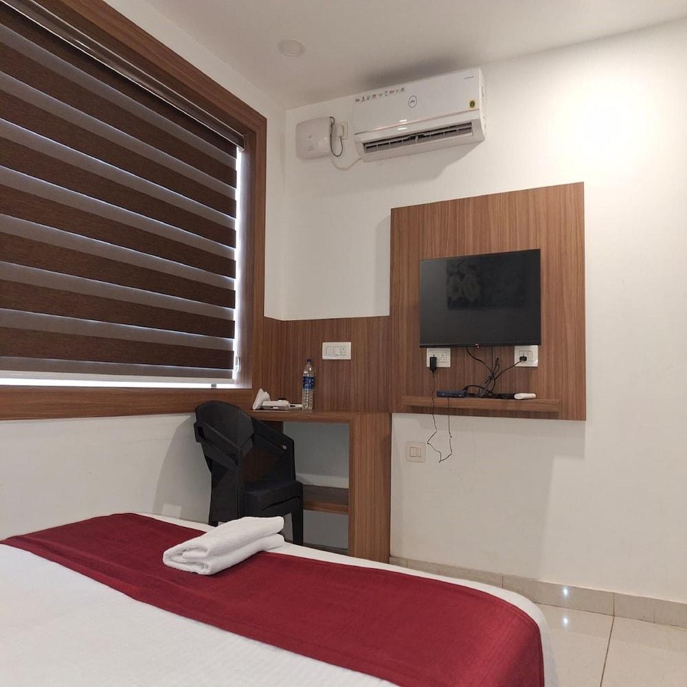 Hotel Faaz International