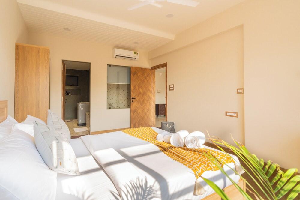 ELIVAAS Kamerios Maris 1 BHK Jacuzzi