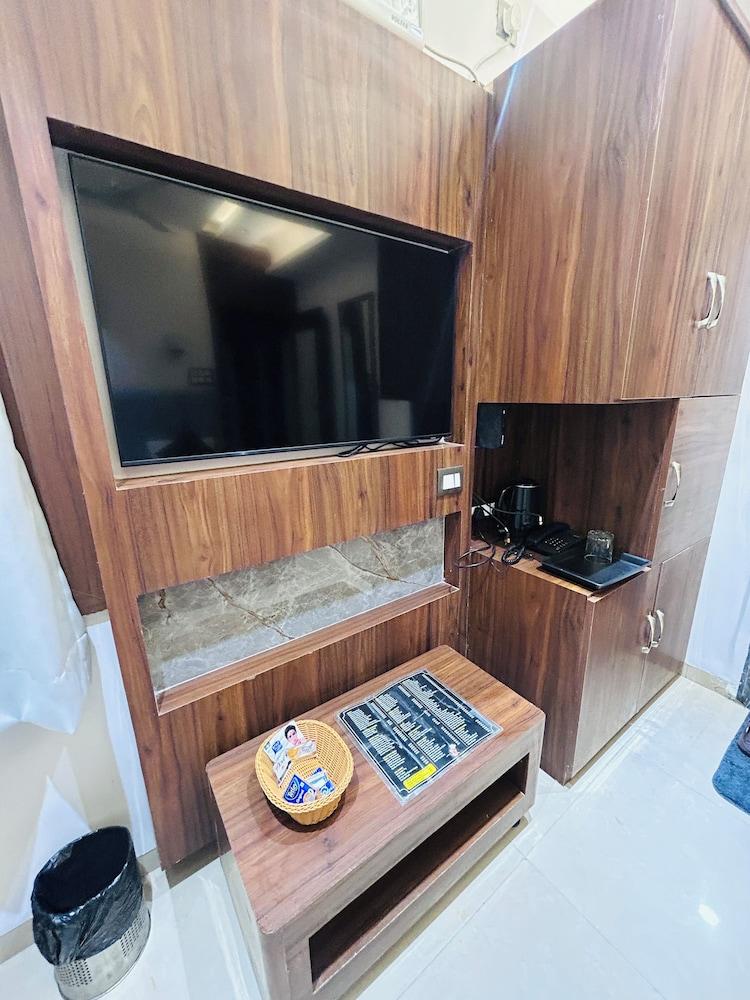 Hotel Care Residency