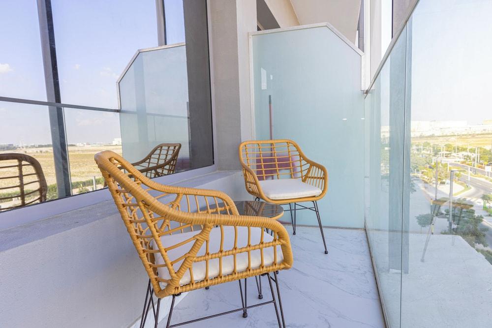 Bloomfields Cozy STU in Oasis