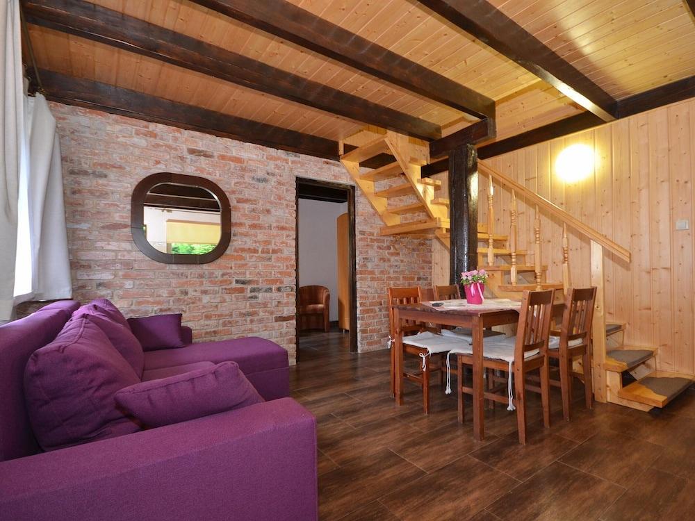 Comfortable Holiday Homes, Covered Pool