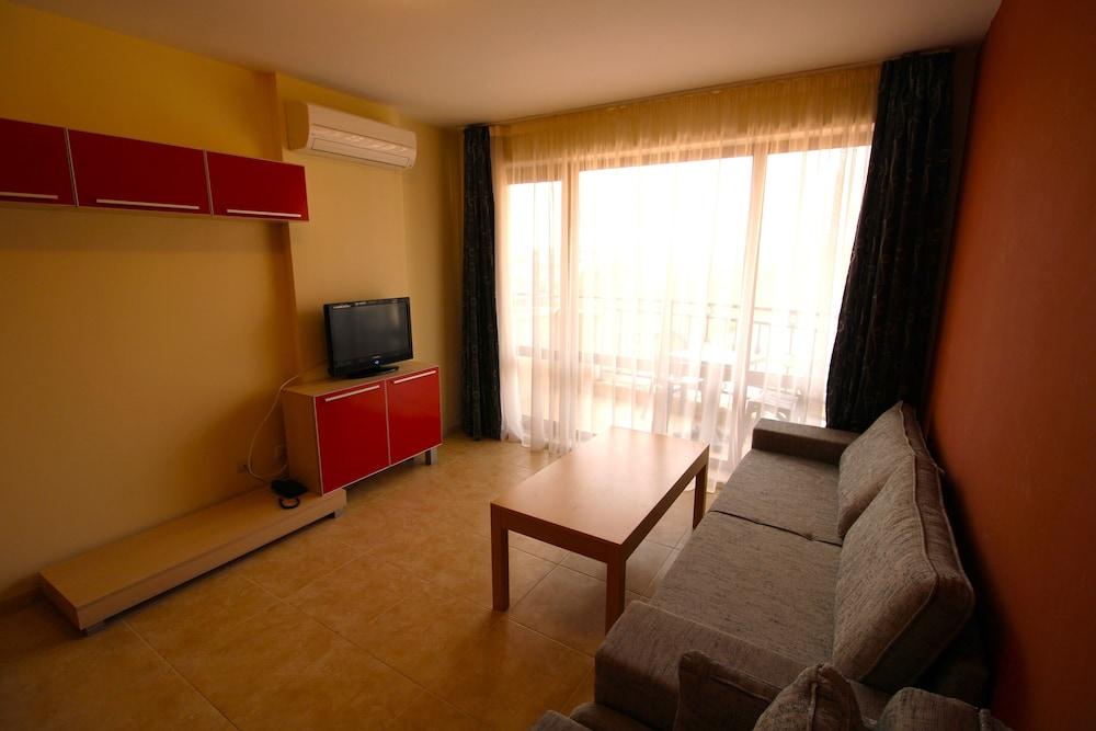 River Park - Menada Apartments