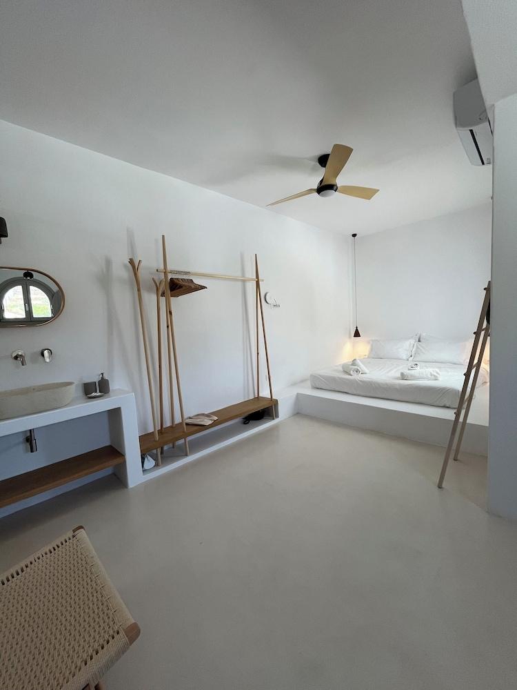 Ios Alcyon Blue Suites