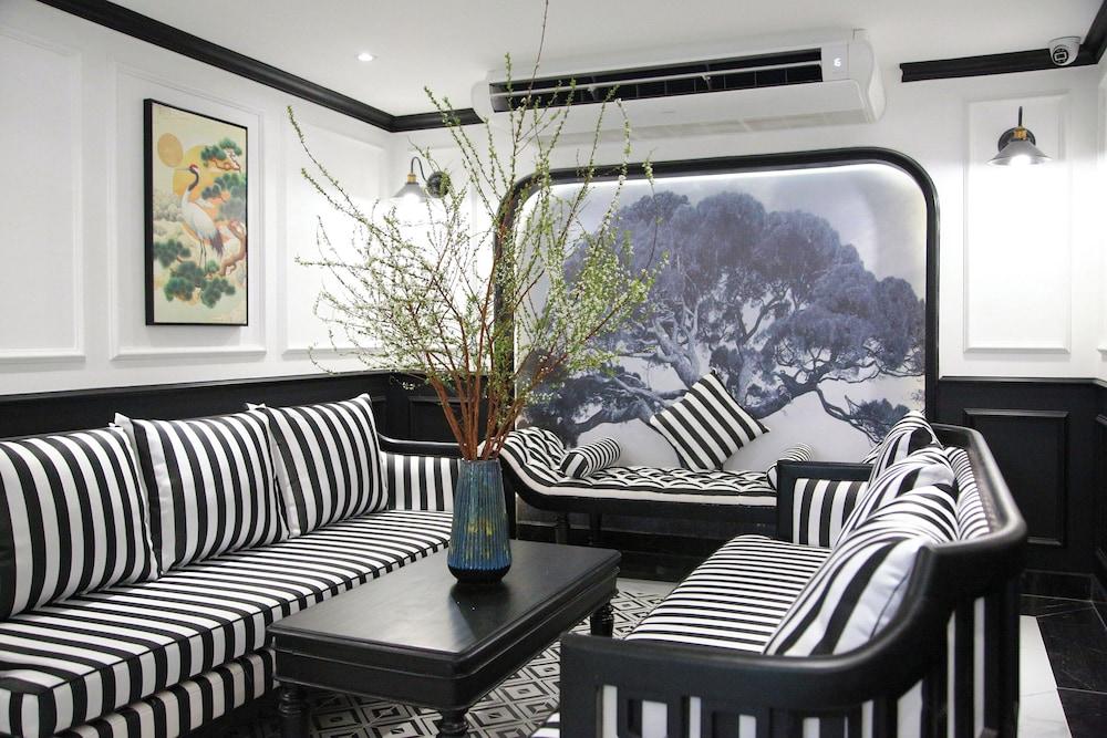 CityHouse - El Pino Realm