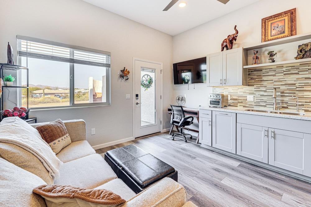 Cozy Couple's Retreat w/ Views in Apache Junction
