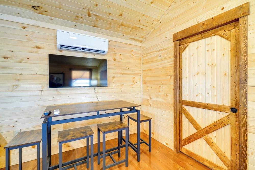 31 Mi to Louisville: Cabin on 235 Acres!